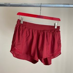 Lulu lemon hotty hot low rise short 2.5”
